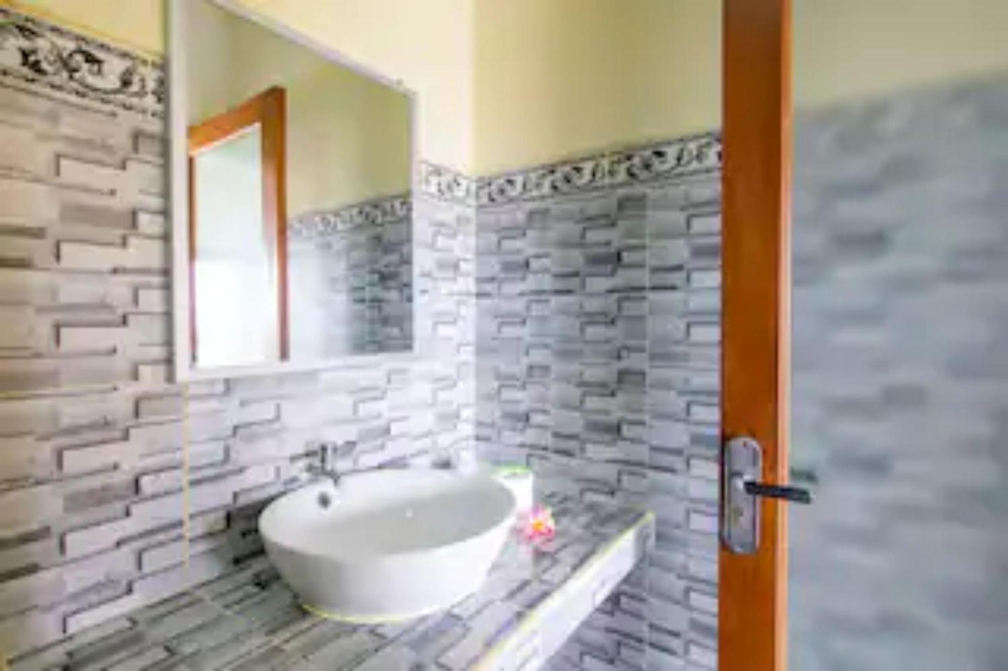 Pondok Lulik Homestay Canggu المظهر الخارجي الصورة